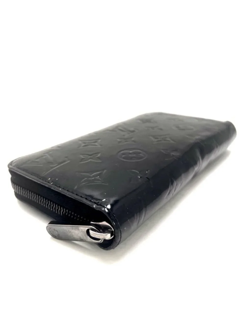 Louis Vuitton purse offensive